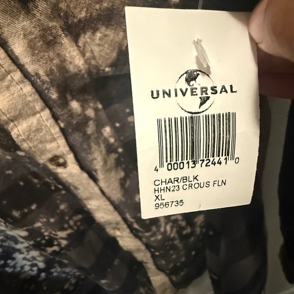 2023 Universal Studios Halloween Horror Nights Never Go Alone XL Cotton Flannel - Picture 6 of 6